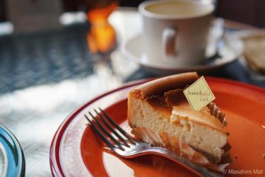 空前の喫茶ブーム到来【Brown Books Cafe】